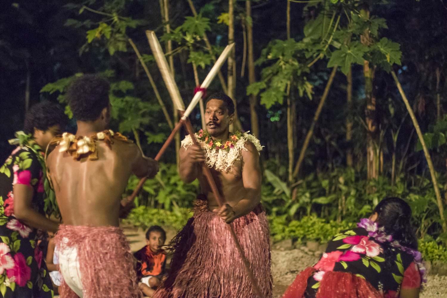 traditional fijian resort entertainment
